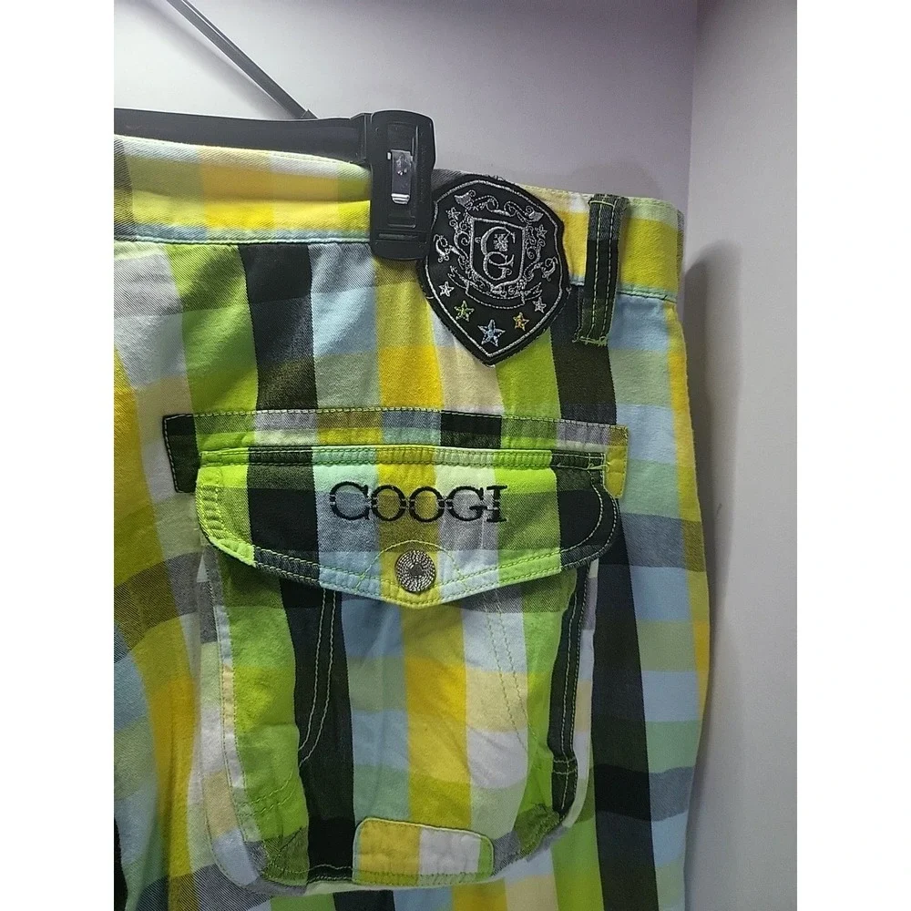 Vtg. Coogi Cargo Shorts Baggy Y2K Pastel Green,Yellow,Blue Embroidered Size 42 - Picture 10 of 14
